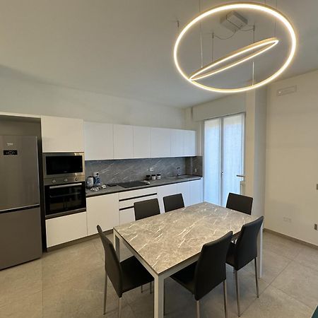 Appartamento Deluxe Fronte Ospedale เลนญาโก ภายนอก รูปภาพ