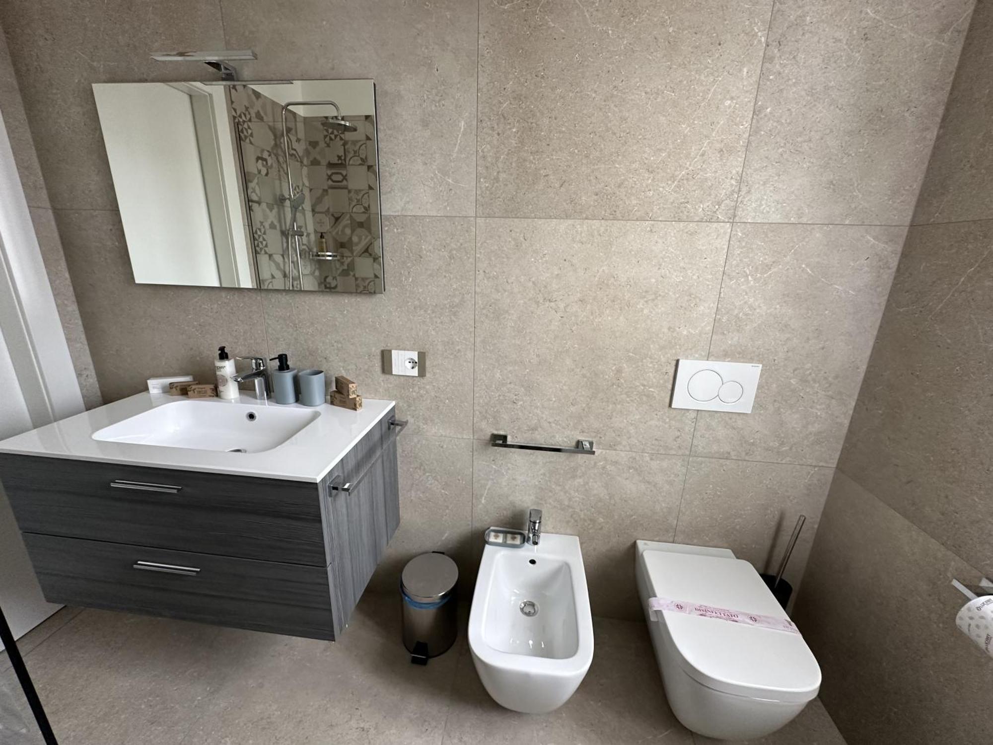 Appartamento Deluxe Fronte Ospedale เลนญาโก ภายนอก รูปภาพ